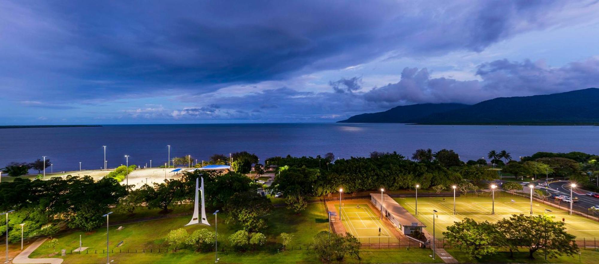 Rydges Esplanade Resort Cairns Exterior foto
